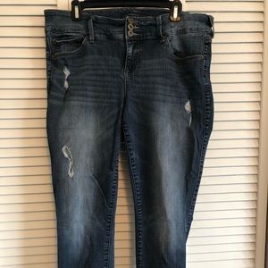 Torrid distressed jegging size 18R
